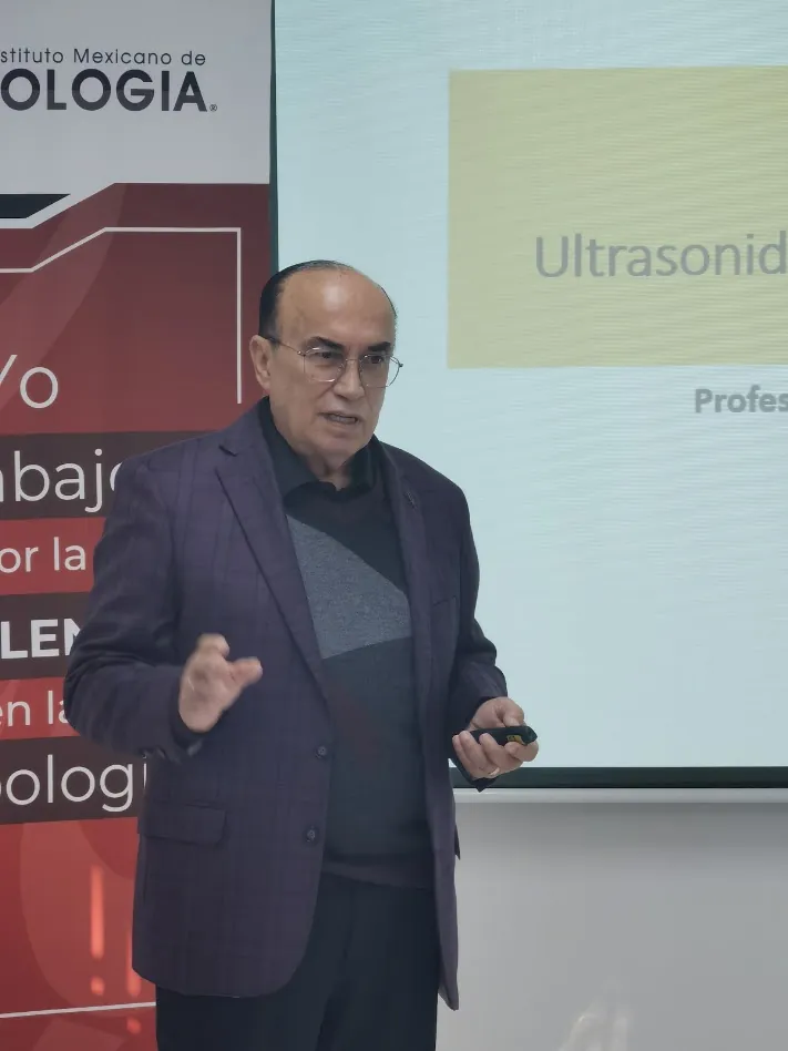 Dr. Fernando Contreras Cisneros impartiendo módulo de ultrasonido vascular en el Diplomado IMF — Instituto Mexicano de Flebología, León, Guanajuato