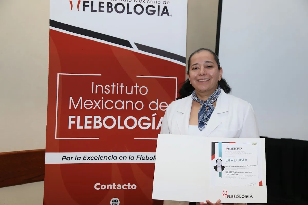 Doctora egresada con diploma universitario oficial del Diplomado IMF avalado por la Facultad de Medicina UABJO